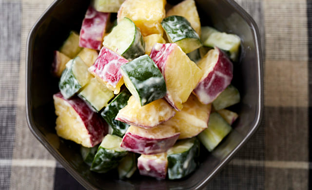 さつまいもときゅうりのヨーグルトサラダの写真