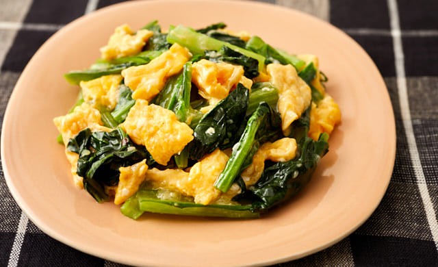 小松菜と卵の中華炒めの写真