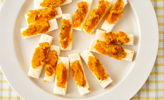 かぼちゃディップのオープンサンドの写真