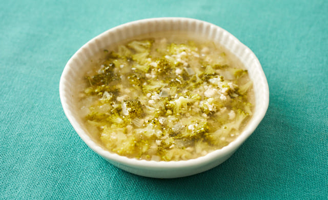 ブロッコリーと鶏肉のだし煮の写真