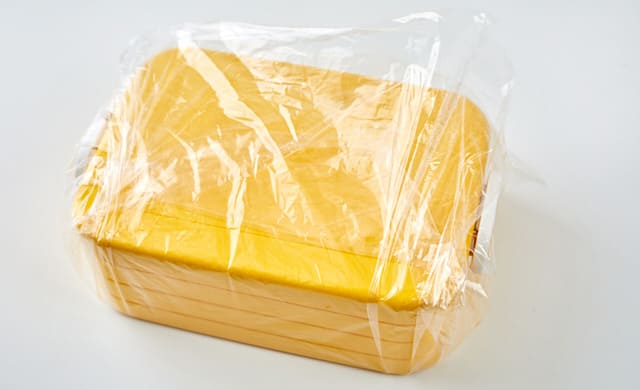 弁当箱がポリ袋に入った状態の写真