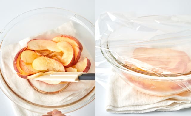 りんごを混ぜている写真