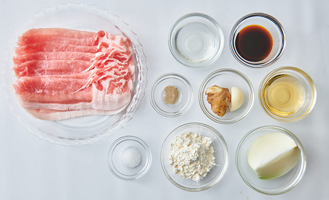 豚肉と玉ねぎの生姜焼きの材料の写真