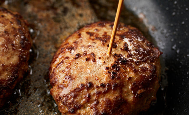 ハンバーグの焼き上がりの写真