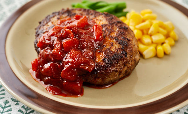トマトソースのハンバーグの写真