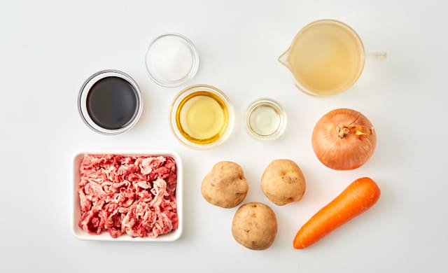 肉じゃがの材料の写真