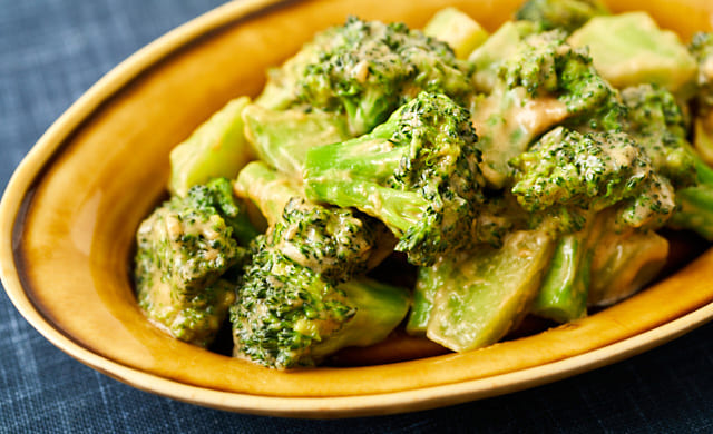 ブロッコリーのマヨ炒めの写真