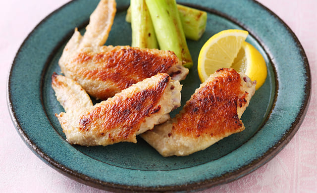 手羽先のにんにく塩焼きの写真