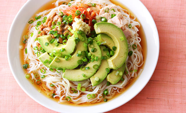 アボカド納豆そうめんの写真