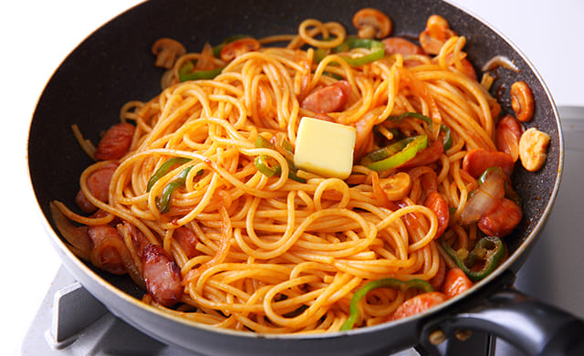 バターを加えている写真