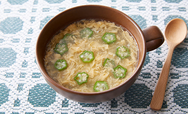 オクラと卵の中華スープの写真