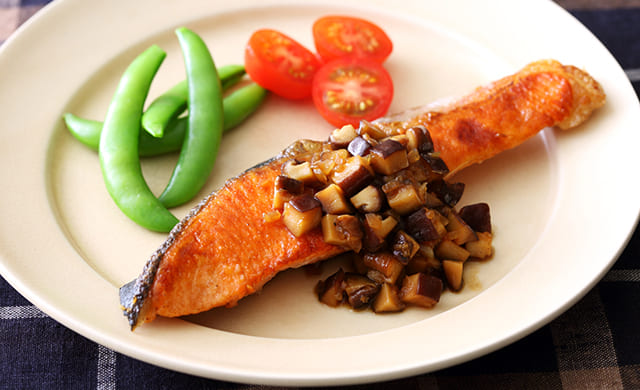 鮭のムニエルきのこソースの写真