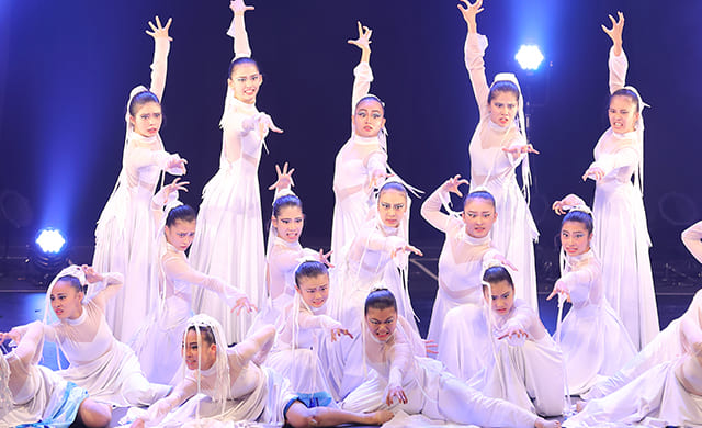 帝塚山学院高等学校ダンスシーン写真