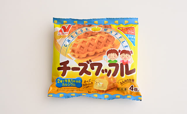 『チーズワッフル』を室温で自然解凍している写真