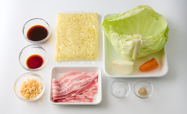 ソース焼きそばの材料の写真