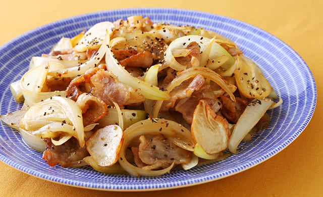 玉ねぎと豚肉のガーリック黒こしょう炒めの写真