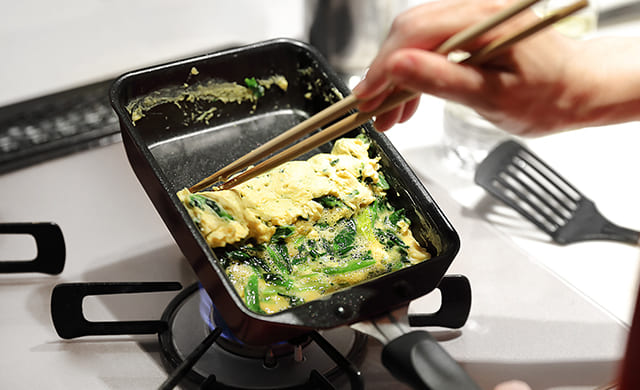 「冷凍ほうれん草入り卵焼き」のデモンストレーション