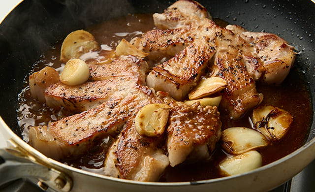 トンテキを焼いている写真