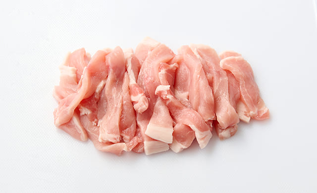 細切りにした豚肉の写真