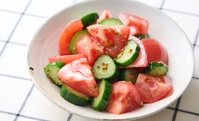 トマトときゅうりのさっぱりサラダの写真