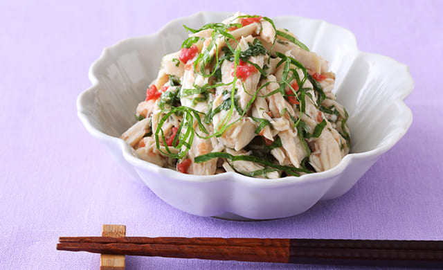 大葉と鶏肉の梅和えの写真