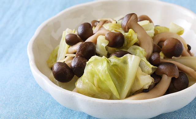 しめじとキャベツのポン酢和えの写真