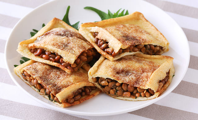 油揚げの納豆サンドの写真