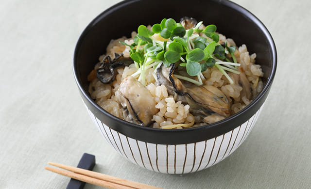 牡蠣ご飯の写真