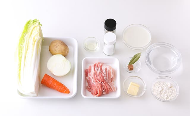 ホワイトシチューの材料の写真