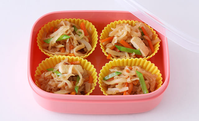 冷凍用保存容器に入った基本の切り干し大根の煮物の写真