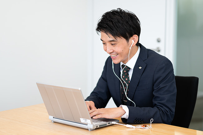 生産統括部 海外生産管理部 海外工場管理第一グループ　杉山 輝