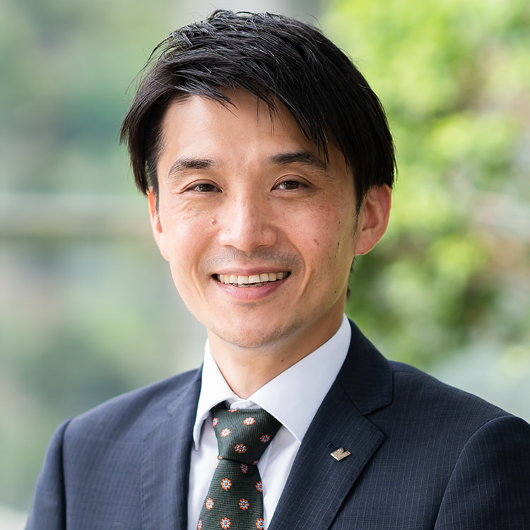 生産統括部 海外生産管理部 海外工場管理第一グループ　杉山 輝